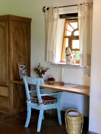 Imagen de la habitación del Hotel Las Casitas del Arco Iris. Foto 6