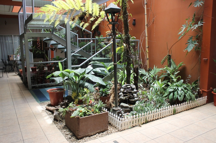 Imagen de los interiores del Hotel Las Colinas. Foto 16