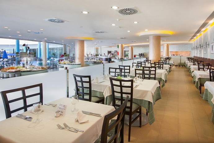 Imagen del bar/restaurante del Hotel Las Costas. Foto 5