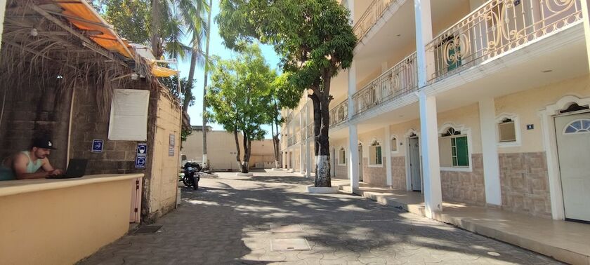 Imagen general del Hotel Las C&uacute;pulas. Foto 1