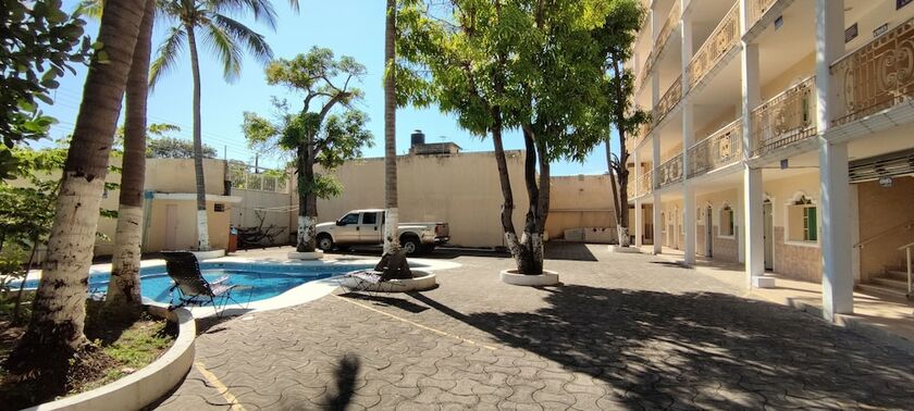 Imagen general del Hotel Las C&uacute;pulas. Foto 4