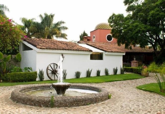 Imagen de los exteriores del Hotel Las C&uacute;pulas Peque&ntilde;o Gran. Foto 8