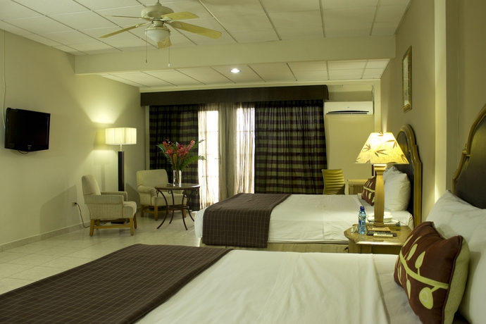 Imagen de los interiores del Hotel Las Cumbres and Water Park. Foto 8