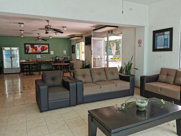 Imagen general del Hotel Las Dalias Inn. Foto 6