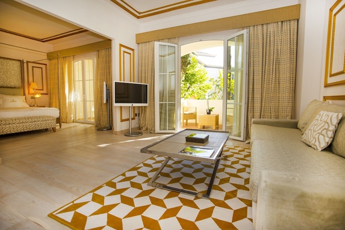 Imagen de la habitación del Hotel Las Dunas Grand Luxury. Foto 13