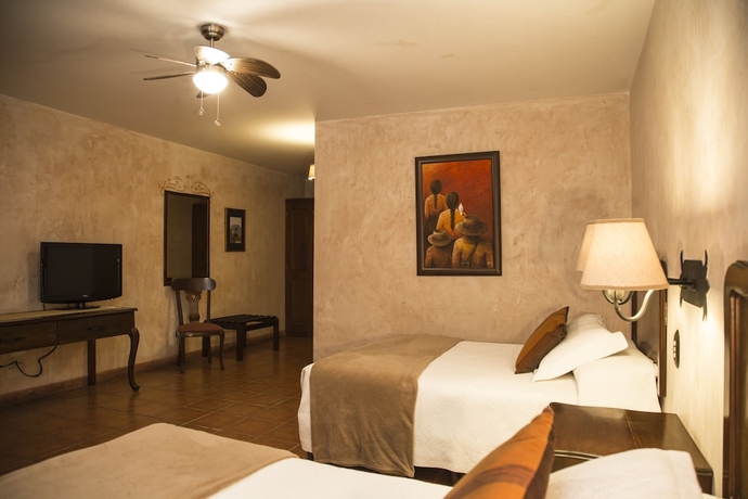 Imagen de la habitación del Hotel Las Farolas, Antigua Guatemala. Foto 9