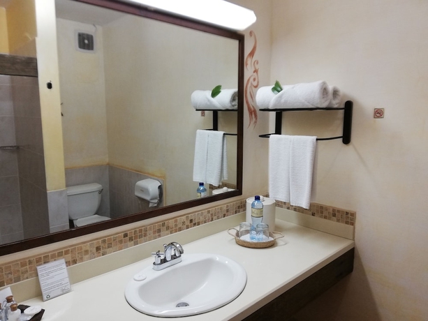 Imagen de la habitación del Hotel Las Farolas, Antigua Guatemala. Foto 14