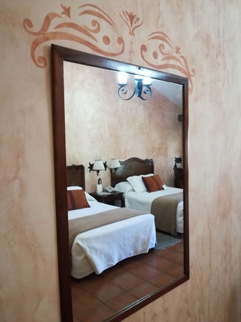 Imagen de la habitación del Hotel Las Farolas. Foto 2