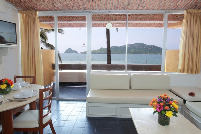 Imagen de los interiores del Hotel Las Flores Beach Resort. Foto 14