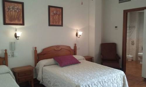 Imagen de la habitación del Hotel Las Flores, Tolox. Foto 3