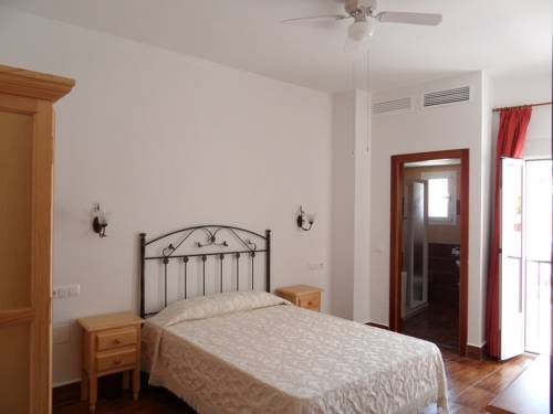 Imagen de la habitación del Hotel Las Flores, Tolox. Foto 8