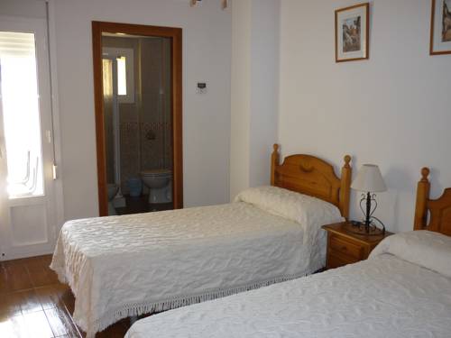 Imagen de la habitación del Hotel Las Flores, Tolox. Foto 9