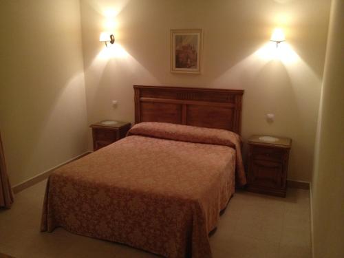 Imagen de la habitación del Hotel Las Fuentes, Torrecaballeros. Foto 19