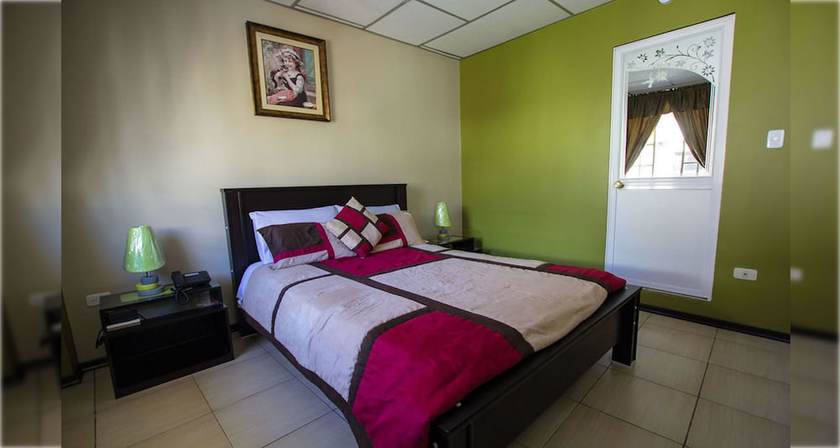 Imagen de la habitación del Hotel Las Gardenias. Foto 3