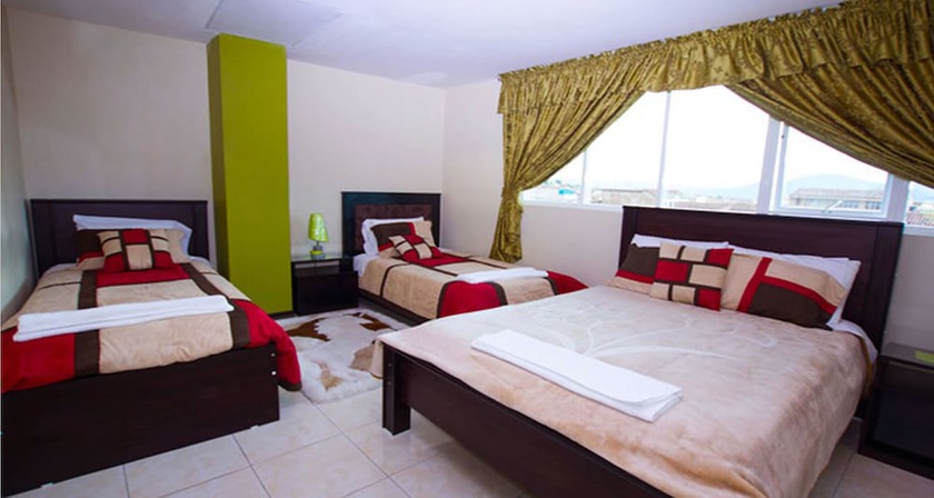 Imagen de la habitación del Hotel Las Gardenias. Foto 7