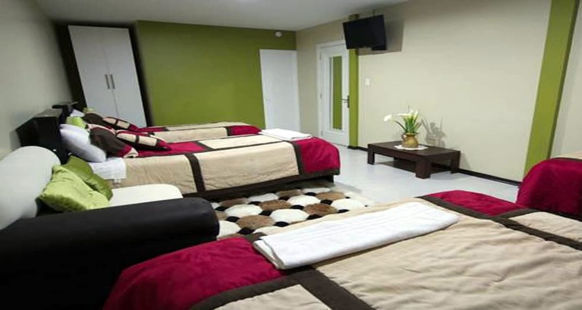 Imagen de la habitación del Hotel Las Gardenias. Foto 15