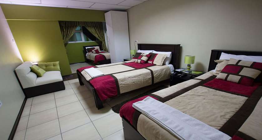 Imagen de la habitación del Hotel Las Gardenias. Foto 17
