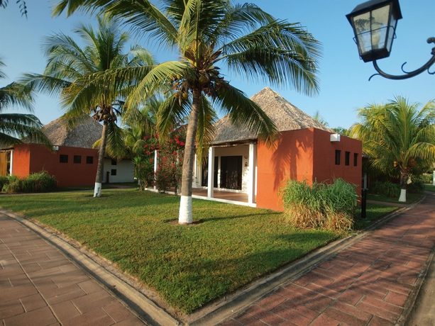 Imagen de los exteriores del Hotel Las Hojas Resort and Beach Club. Foto 5