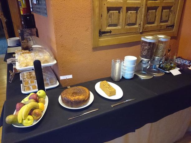 Imagen del bar/restaurante del Hotel Las Leyendas. Foto 3