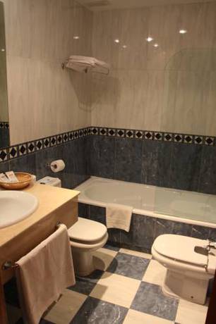 Imagen de la habitación del Hotel Las Moreras. Foto 6