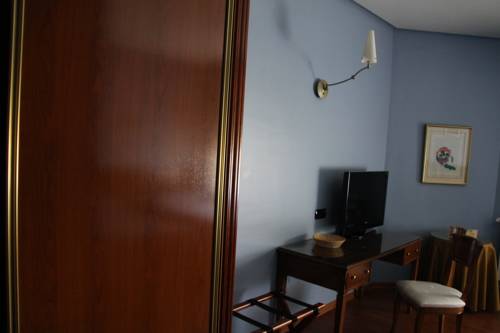 Imagen de la habitación del Hotel Las Moreras. Foto 14