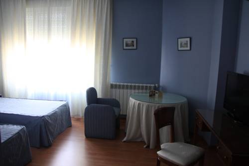 Imagen de la habitación del Hotel Las Moreras. Foto 15
