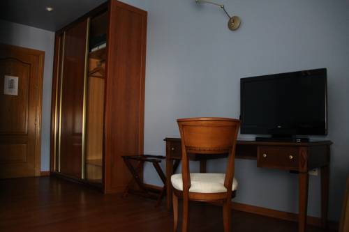 Imagen de la habitación del Hotel Las Moreras. Foto 16