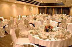 Imagen del bar/restaurante del Hotel Las Naciones Suites & Towers. Foto 2