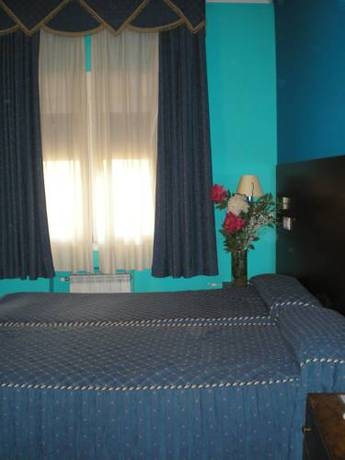 Imagen de la habitación del Hotel Las Nieves, Jaca . Foto 6