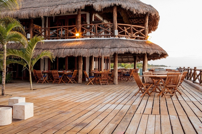 Imagen del bar/restaurante del Hotel Las Nubes De Holbox. Foto 2