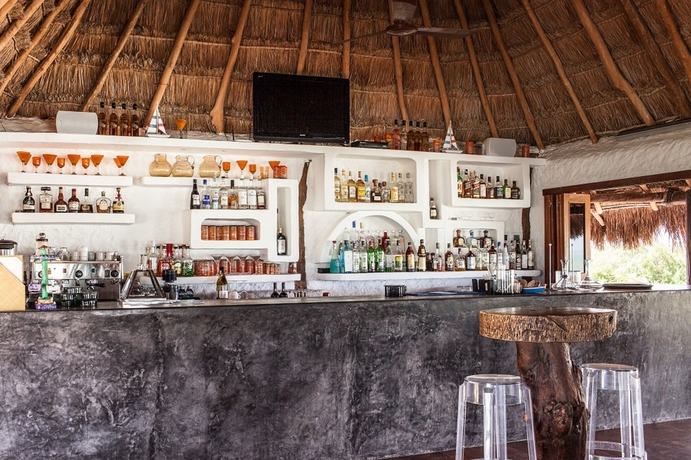 Imagen del bar/restaurante del Hotel Las Nubes De Holbox. Foto 3