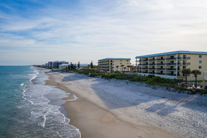 Imagen general del Hotel Las Olas Beach Club. Foto 10