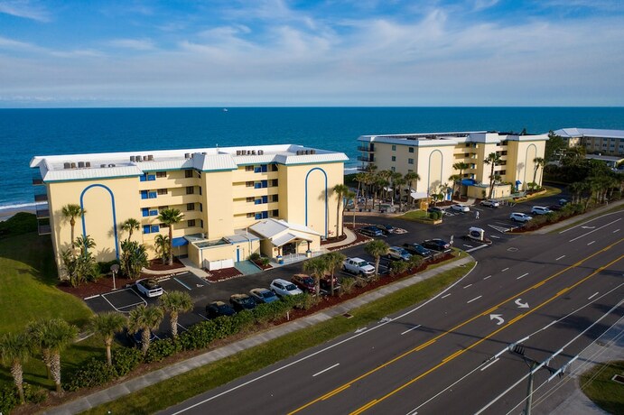 Imagen general del Hotel Las Olas Beach Club. Foto 12