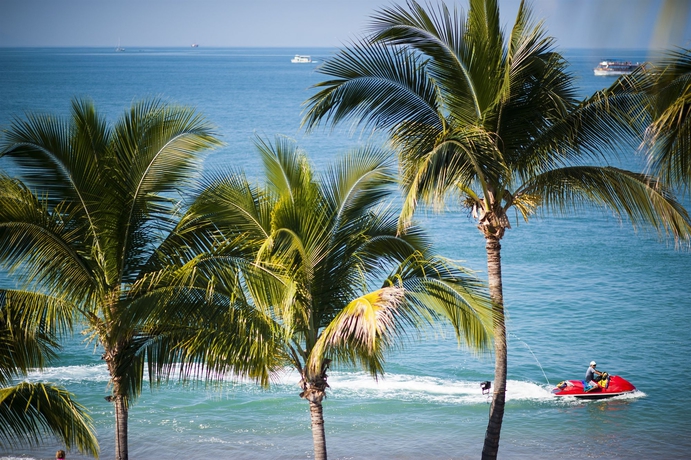 Imagen de los exteriores del Hotel Las Palmas By The Sea, Puerto Vallarta. Foto 5