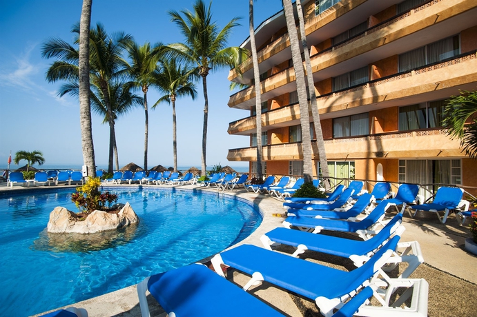 Imagen de la piscina del Hotel Las Palmas By The Sea, Puerto Vallarta. Foto 15