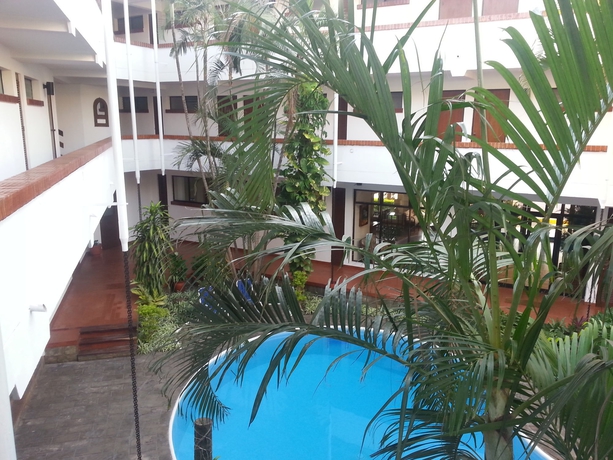 Imagen de la piscina del Hotel Las Palmas, Municipio Santa Cruz de la Sierra. Foto 7