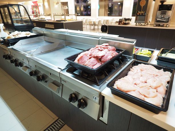 Imagen del bar/restaurante del Hotel Las Palmeras Affiliated by FERGUS. Foto 18