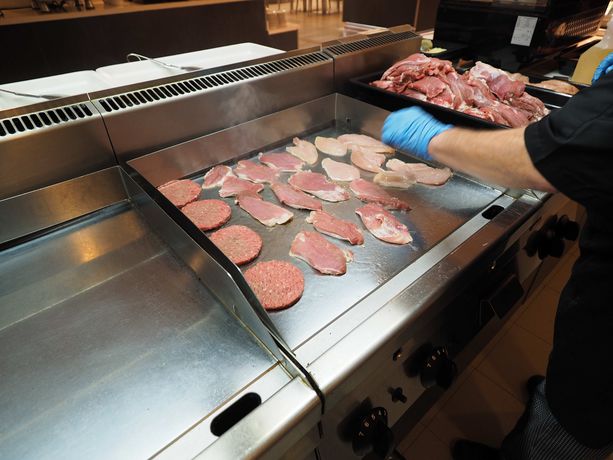 Imagen del bar/restaurante del Hotel Las Palmeras Affiliated by FERGUS. Foto 20