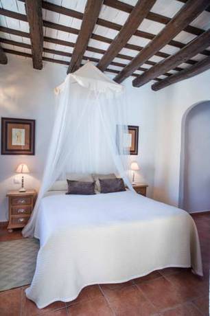 Imagen de la habitación del Hotel Las Palmeras del Califa. Foto 11