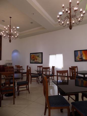 Imagen del bar/restaurante del Hotel Las Palomas Tepic Express. Foto 4