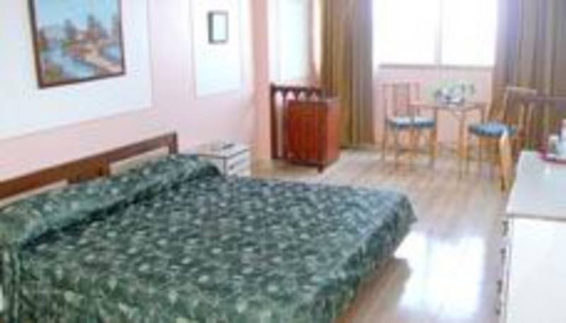 Imagen de la habitación del Hotel Las Quince Letras. Foto 5