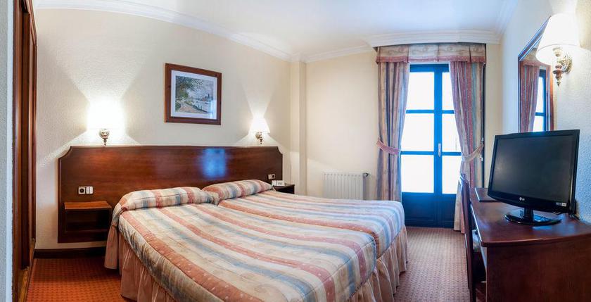 Imagen de la habitación del Hotel Las Rocas. Foto 6