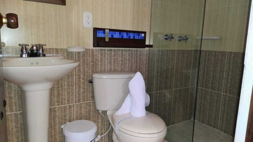 Imagen de la habitación del Hotel Las Rocas Resort. Foto 13