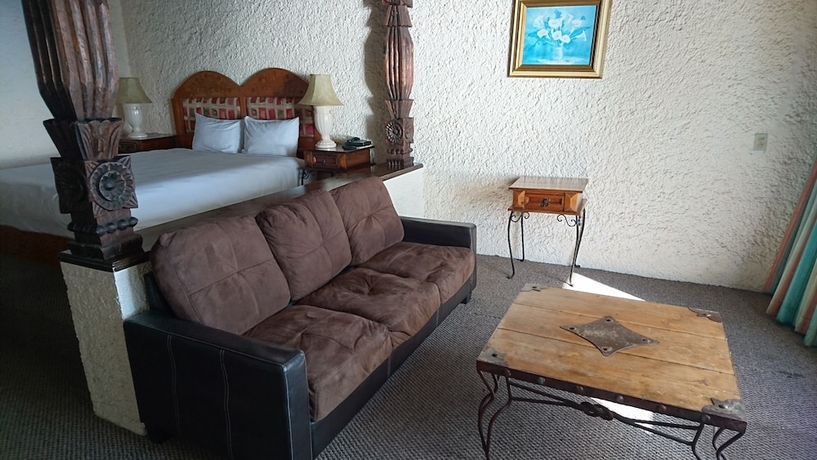 Imagen de la habitación del Hotel Las Rocas Resort and Spa. Foto 2