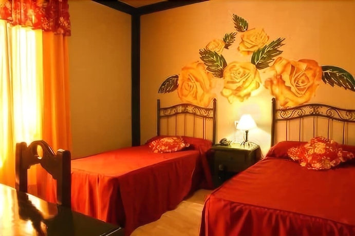 Imagen de la habitación del Hotel Las Rosas, Priego de Córdoba. Foto 3