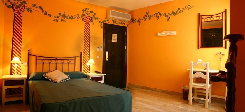Imagen de la habitación del Hotel Las Rosas, Priego de Córdoba. Foto 12