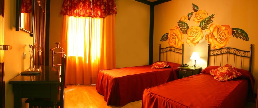 Imagen de la habitación del Hotel Las Rosas, Priego de Córdoba. Foto 13