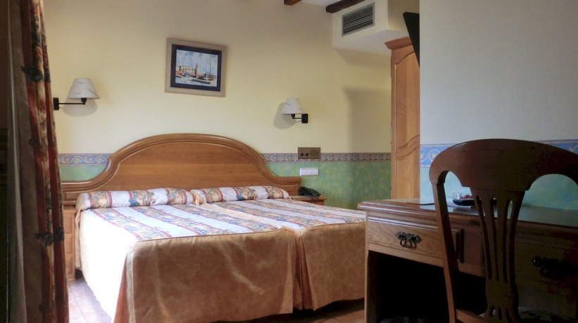 Imagen de la habitación del Hotel Las Ruedas. Foto 4