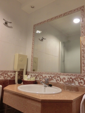 Imagen de la habitación del Hotel Las Ruedas. Foto 6