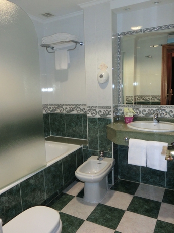 Imagen de la habitación del Hotel Las Ruedas. Foto 7